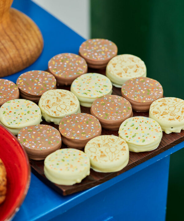 Oreos bañadas en chocolate para cumpleaños
